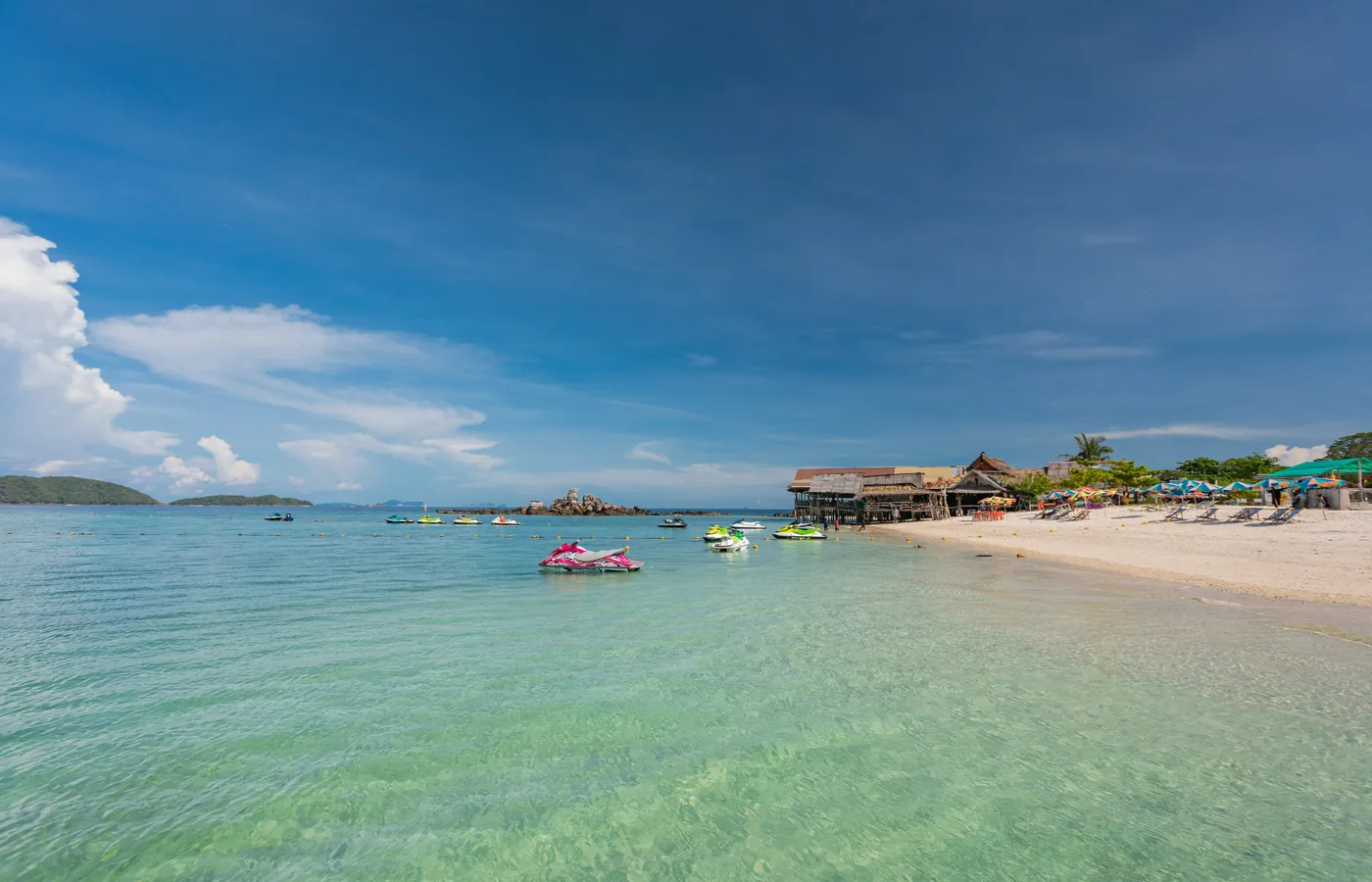 Shallow turquoise water and white sand at Khai Island